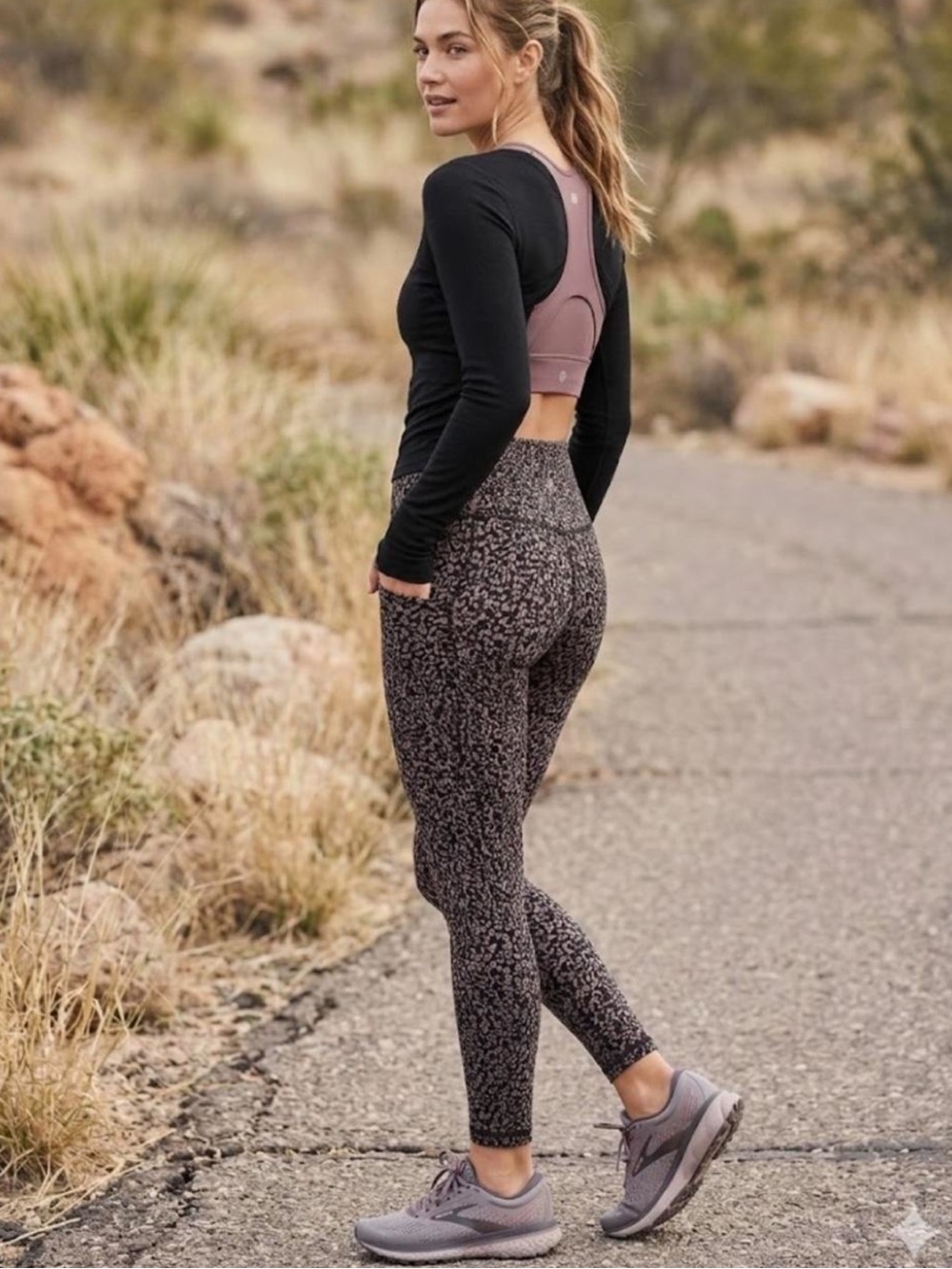 Athleta Women’s Salutation Stash Pocket Gravel Leggings Brown/Black Print Size L